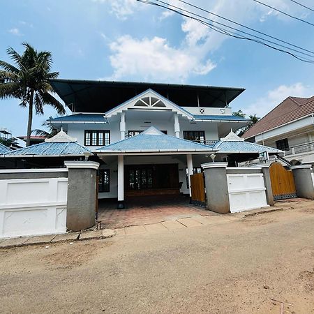 Отель Isha Residency Коччи Экстерьер фото