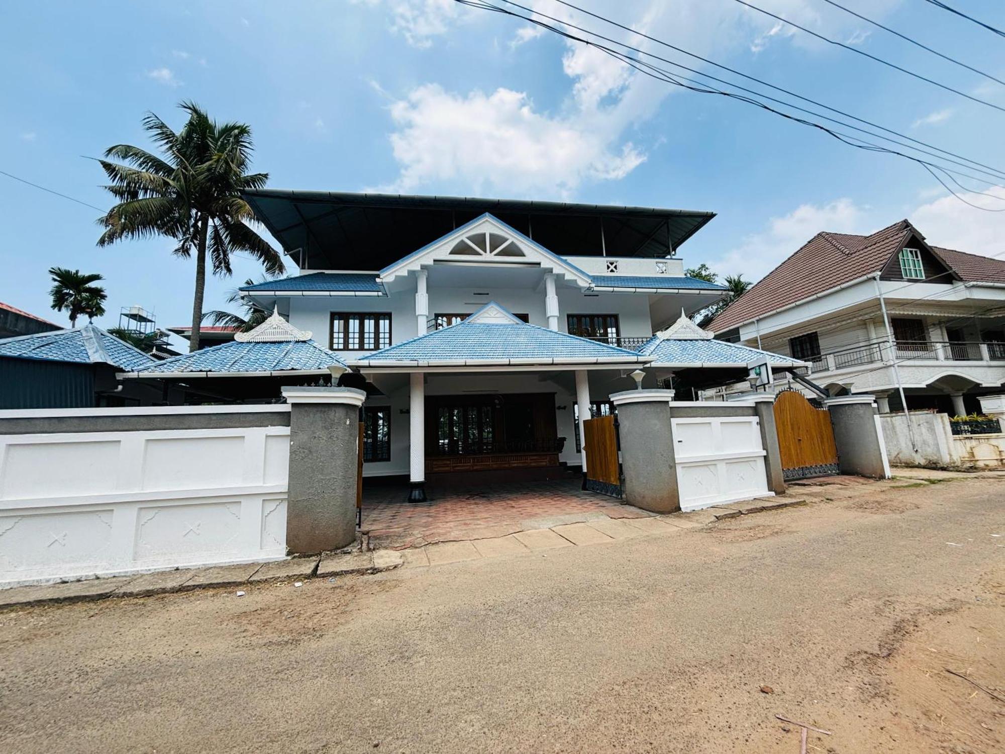 Отель Isha Residency Коччи Экстерьер фото